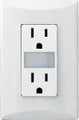 Tomacorriente doble 20A 125V TR con luz LED guia blanco Plata Eagle 1023-W